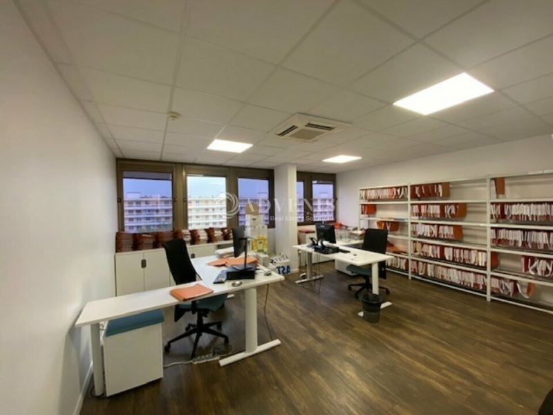 Location Bureaux POISSY (78300) - Photo 5