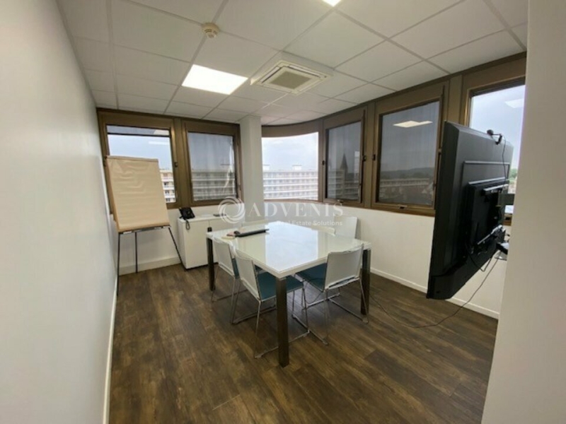 Location Bureaux POISSY (78300) - Photo 8