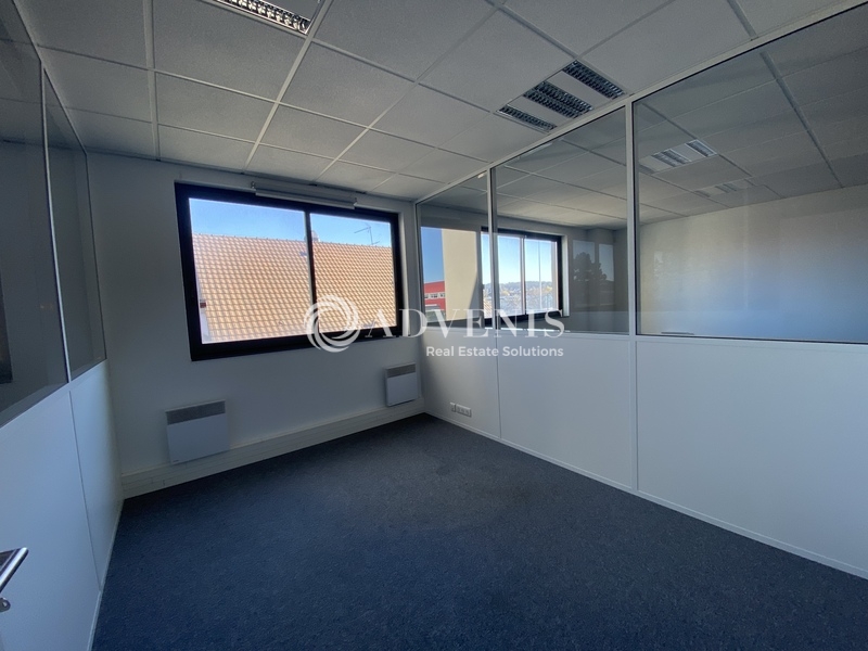 Location Bureaux ORGEVAL (78630) - Photo 4