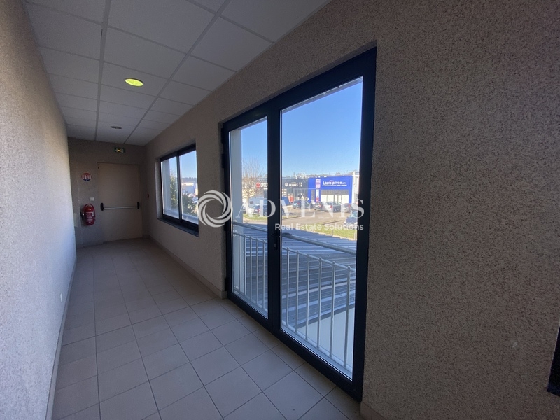 Location Bureaux ORGEVAL (78630) - Photo 8