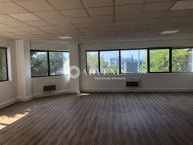 Location Bureaux POISSY (78300) - Photo 1