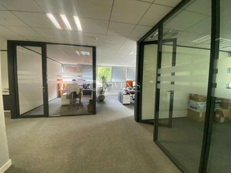 Location Bureaux FOURQUEUX (78112) - Photo 2