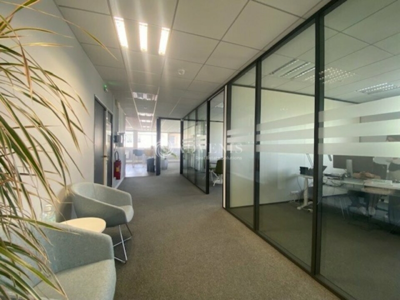 Location Bureaux FOURQUEUX (78112) - Photo 4