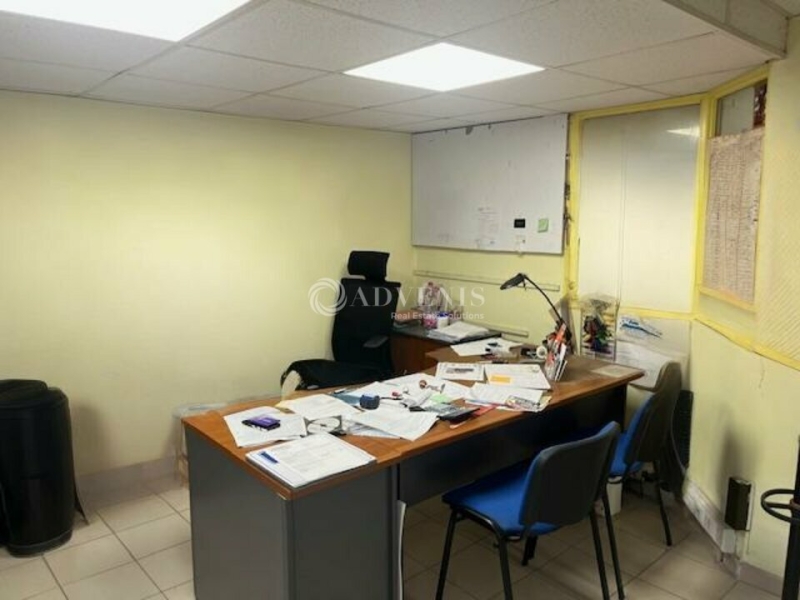 Location Activités Entrepôts SAINT PIERRE DES CORPS (37700) - Photo 3