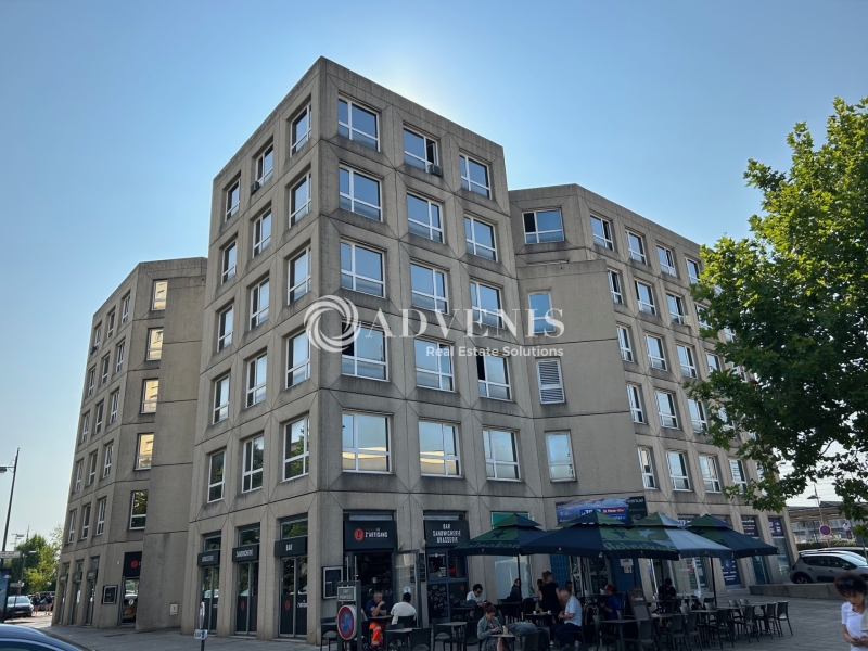 Vente Utilisateur Bureaux SAINT PIERRE DES CORPS (37700) - Photo 1