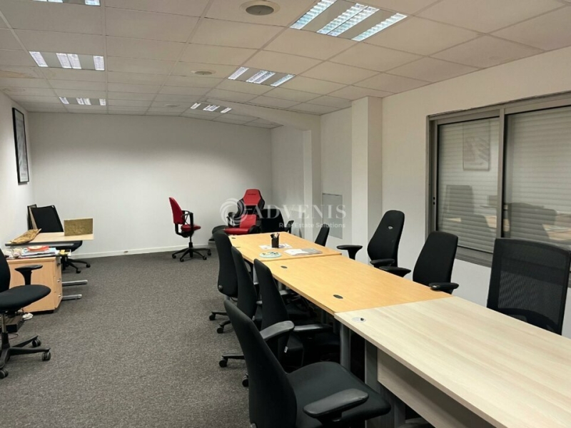 Location Activités Entrepôts SAINT PIERRE DES CORPS (37700) - Photo 4