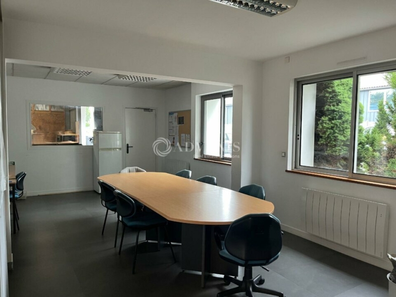 Location Activités Entrepôts SAINT PIERRE DES CORPS (37700) - Photo 5