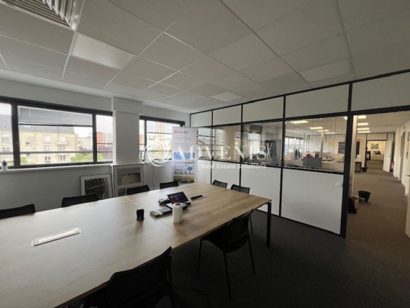 Location Bureaux TOURS (37200) - Photo 2