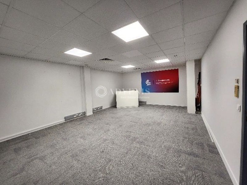 Location Bureaux TOURS (37100) - Photo 7