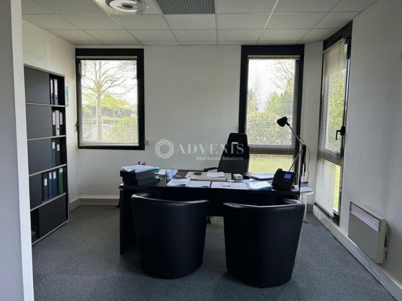 Location Bureaux TOURS (37100) - Photo 1