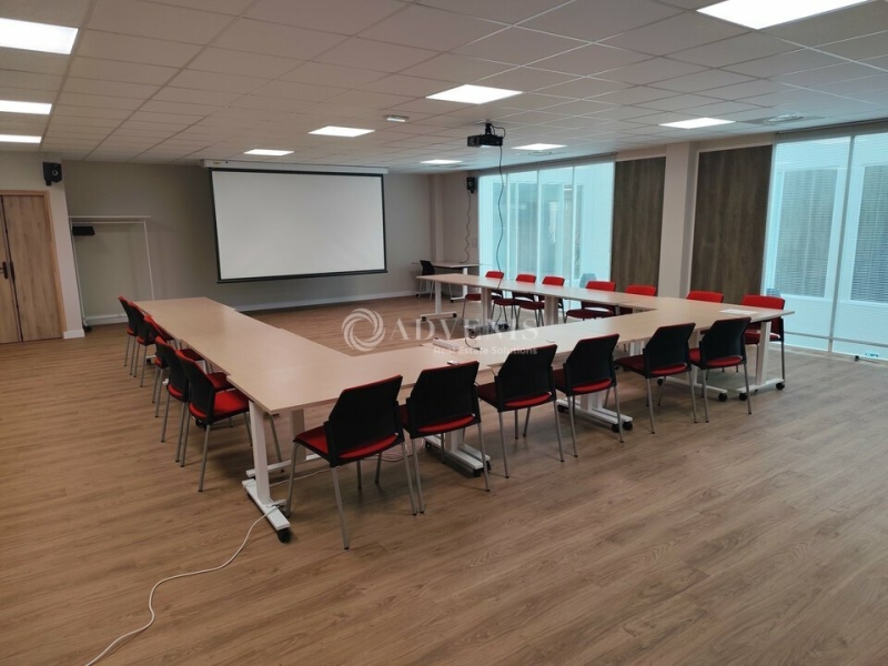 Location Bureaux LA VILLE AUX DAMES (37700) - Photo 1
