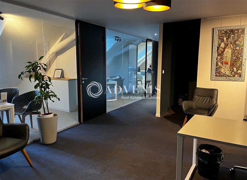 Location Bureaux TOURS (37000) - Photo 1