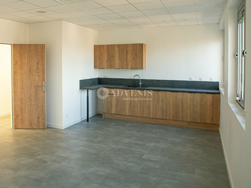 Location Bureaux LA VILLE AUX DAMES (37700) - Photo 8