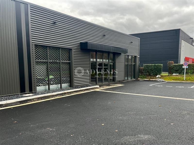 Location Commerces SAINT CYR SUR LOIRE (37540) - Photo 1