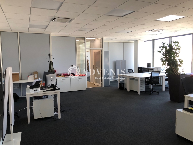 Location Bureaux TOURS (37000) - Photo 1