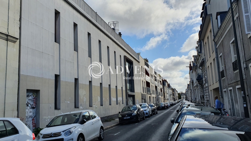 Location Bureaux TOURS (37000) - Photo 1