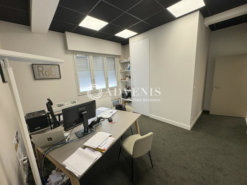 Location Bureaux TOURS (37000) - Photo 3