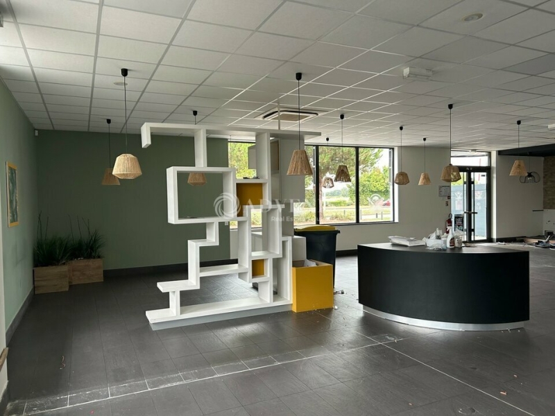 Location Commerces SAINT CYR SUR LOIRE (37540) - Photo 4