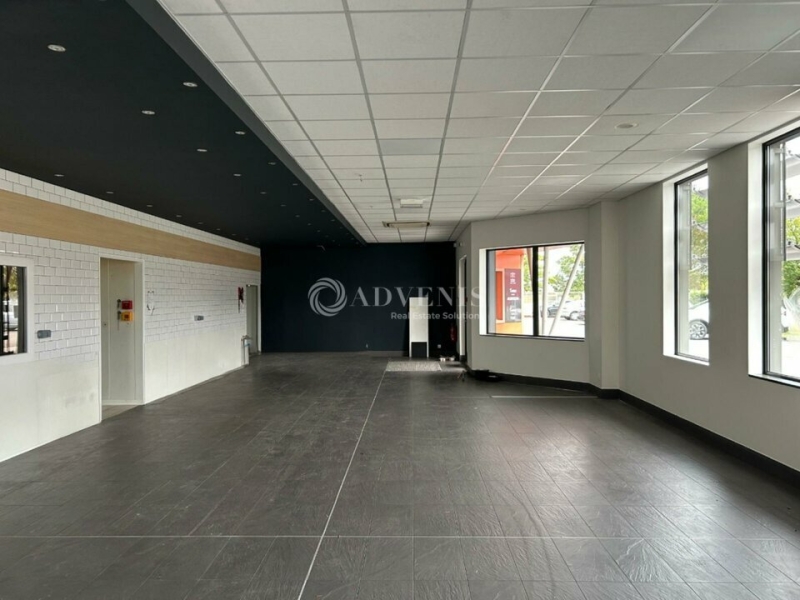 Location Commerces SAINT CYR SUR LOIRE (37540) - Photo 5