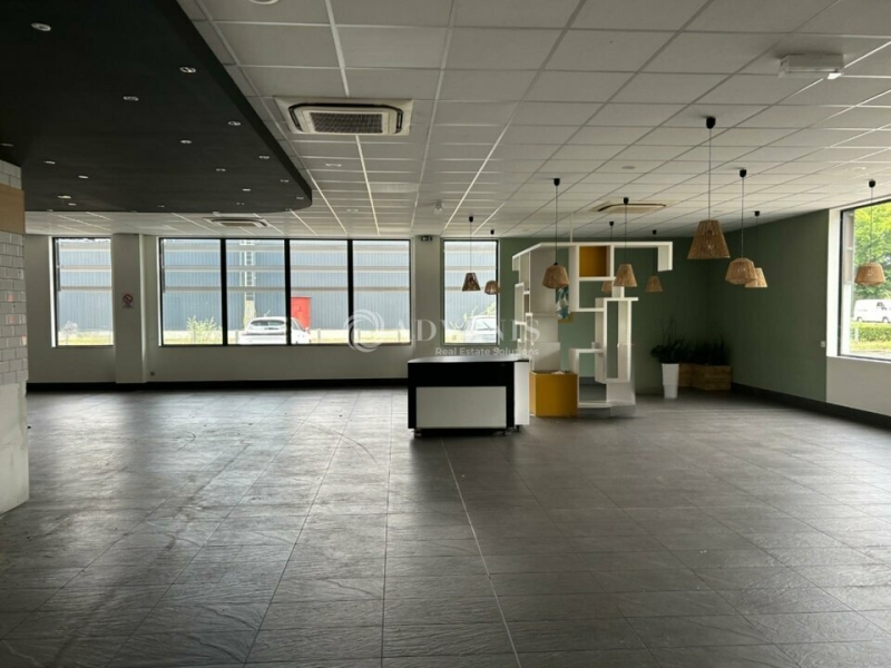 Location Commerces SAINT CYR SUR LOIRE (37540) - Photo 6