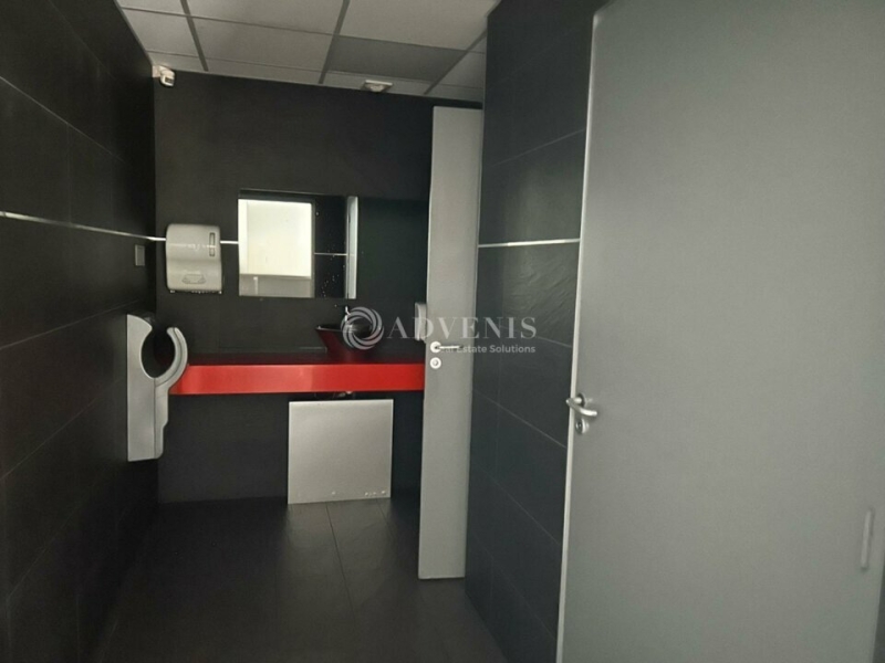 Location Commerces SAINT CYR SUR LOIRE (37540) - Photo 8