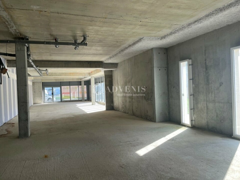 Vente Utilisateur Commerces CHAMBRAY LES TOURS (37170) - Photo 2