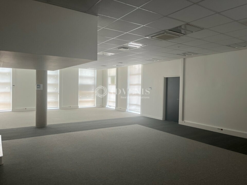 Location Bureaux TOURS (37200) - Photo 1