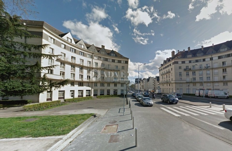 Location Bureaux TOURS (37000) - Photo 1