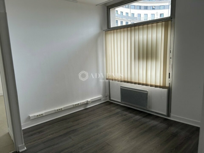 Location Bureaux TOURS (37000) - Photo 4