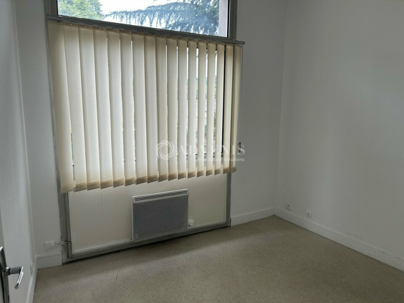 Location Bureaux TOURS (37000) - Photo 6