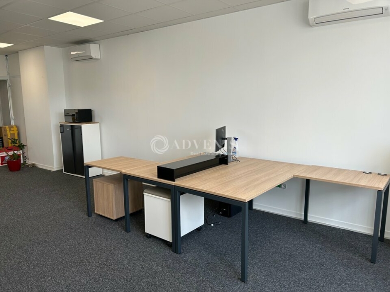 Location Bureaux TOURS (37000) - Photo 9