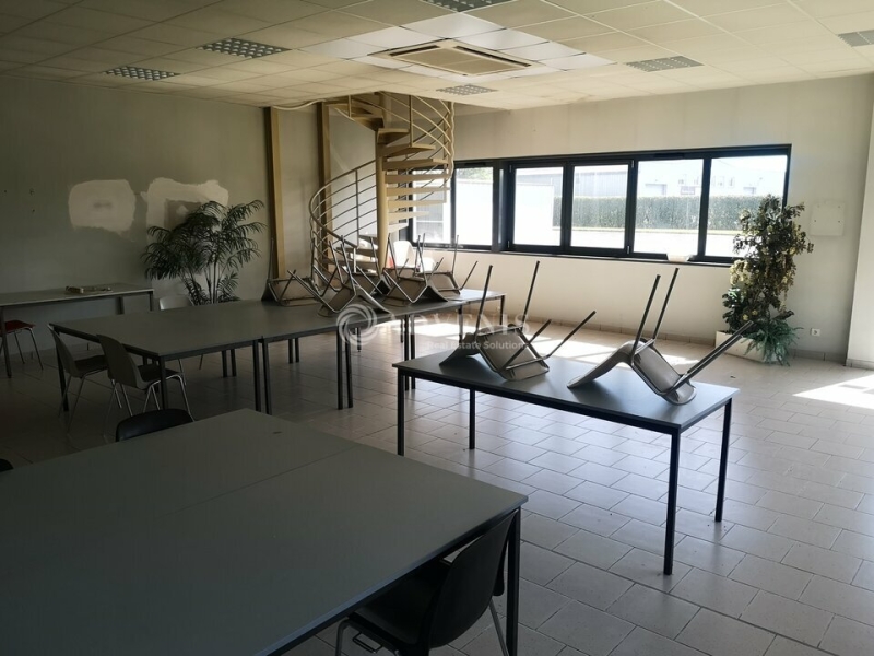 Vente Investisseur Entrepôts MONTBAZON (37250) - Photo 4