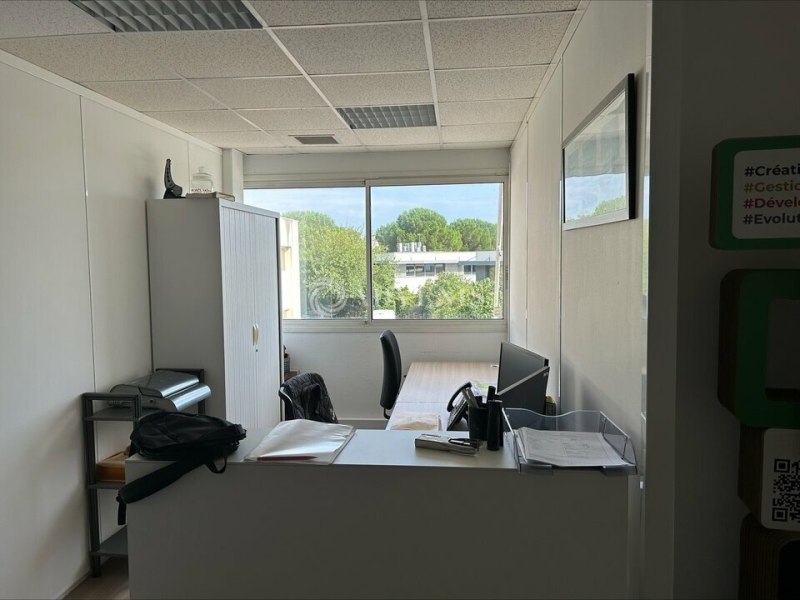 Vente Investisseur Bureaux BAILLARGUES (34670) - Photo 2