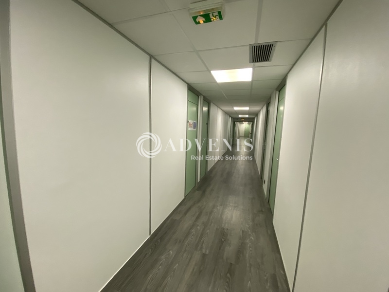 Location Bureaux MONTIGNY LE BRETONNEUX (78180) - Photo 5