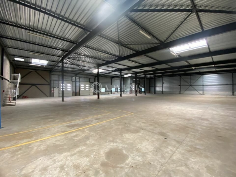 Location Activités Entrepôts MONTIGNY LE BRETONNEUX (78180) - Photo 4