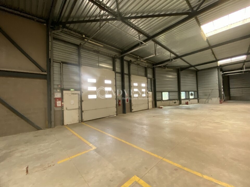 Location Activités Entrepôts MONTIGNY LE BRETONNEUX (78180) - Photo 9