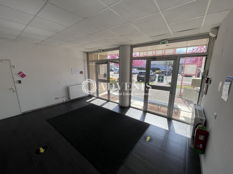 Location Activités Entrepôts TRAPPES (78190) - Photo 4