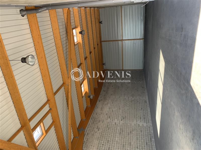 Location Entrepôts ELANCOURT (78990) - Photo 2