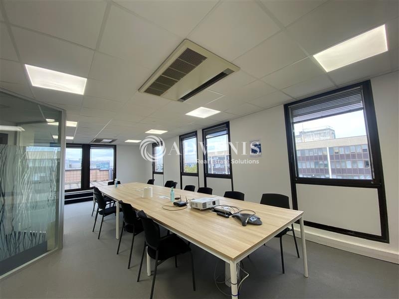 Location Bureaux MONTIGNY LE BRETONNEUX (78180) - Photo 2