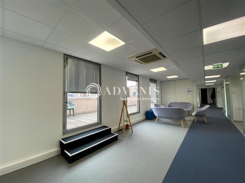 Location Bureaux MONTIGNY LE BRETONNEUX (78180) - Photo 4