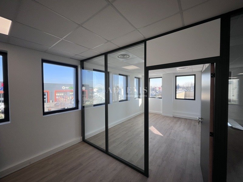 Location Bureaux PLAISIR (78370) - Photo 10