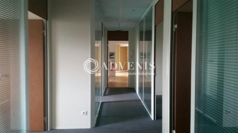 Vente Utilisateur Bureaux MONTIGNY LE BRETONNEUX (78180) - Photo 5