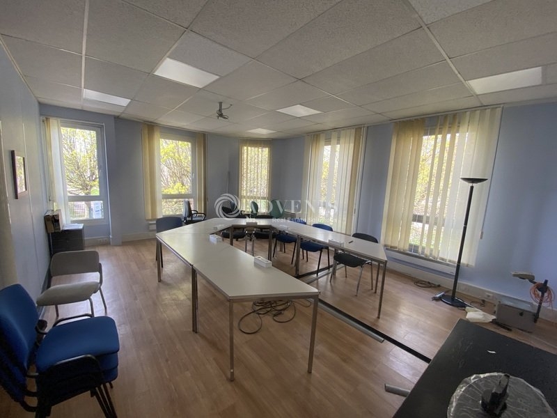 Location Activités Entrepôts MONTIGNY LE BRETONNEUX (78180) - Photo 3