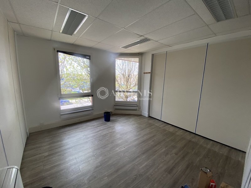 Location Activités Entrepôts MONTIGNY LE BRETONNEUX (78180) - Photo 9