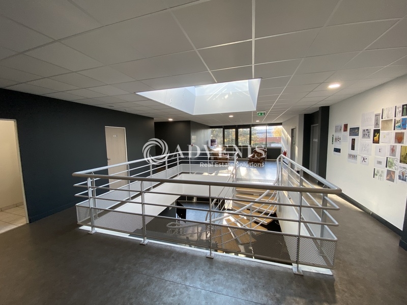 Location Bureaux et activités légères TRAPPES (78190) - Photo 2