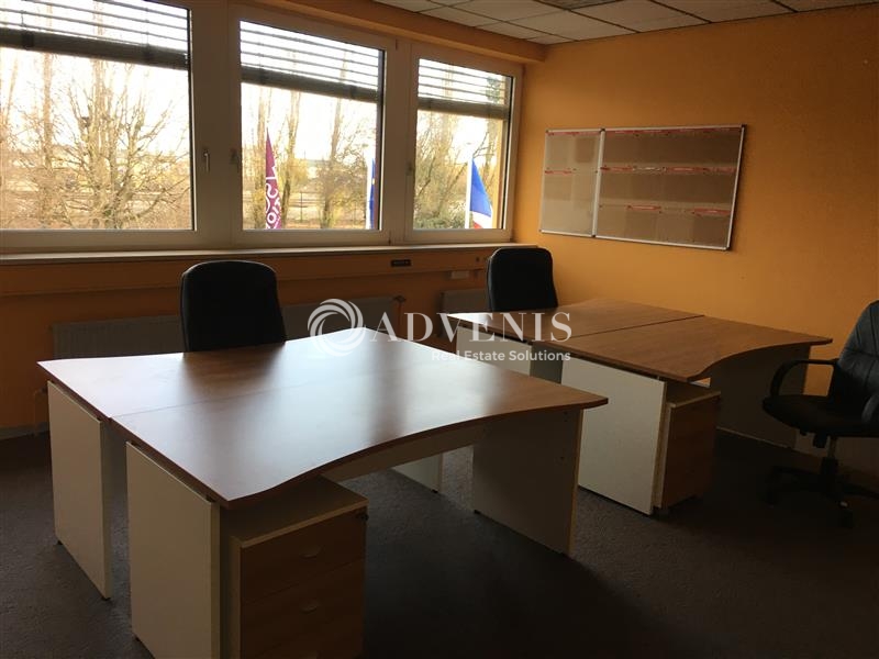 Location Bureaux TRAPPES (78190) - Photo 2