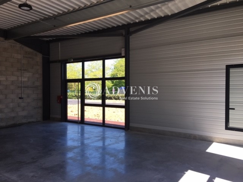 Location Activités Entrepôts ELANCOURT (78990) - Photo 5