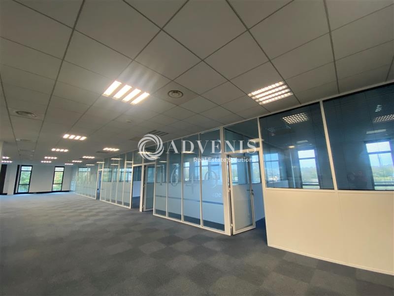 Location Bureaux ELANCOURT (78990) - Photo 8