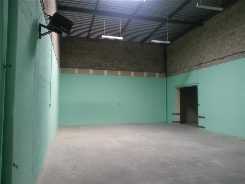 Location Activités Entrepôts ELANCOURT (78990) - Photo 1