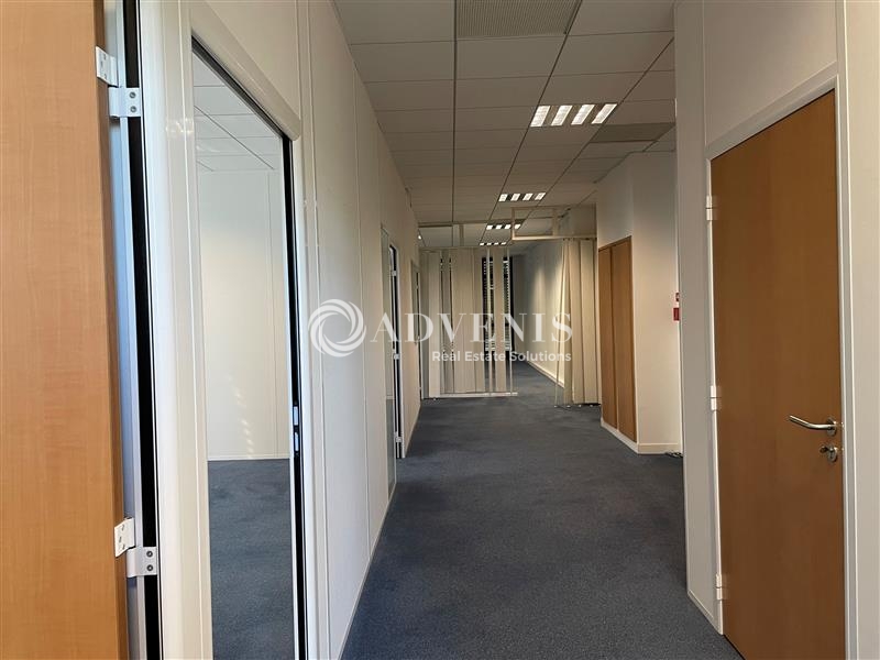 Location Bureaux ELANCOURT (78990) - Photo 3